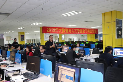 專業培訓進校園 計算機技術能力提升見效快